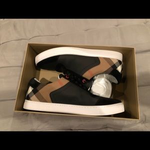 Burberry low top sneaker